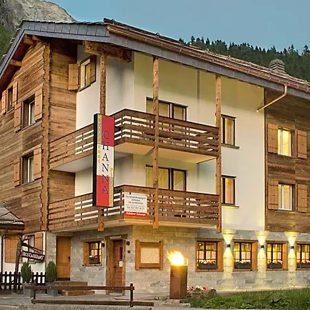 Aparthotel Channa 3*