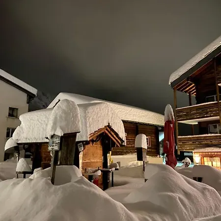 Channa Hotel apartamentowy Saas-Almagell